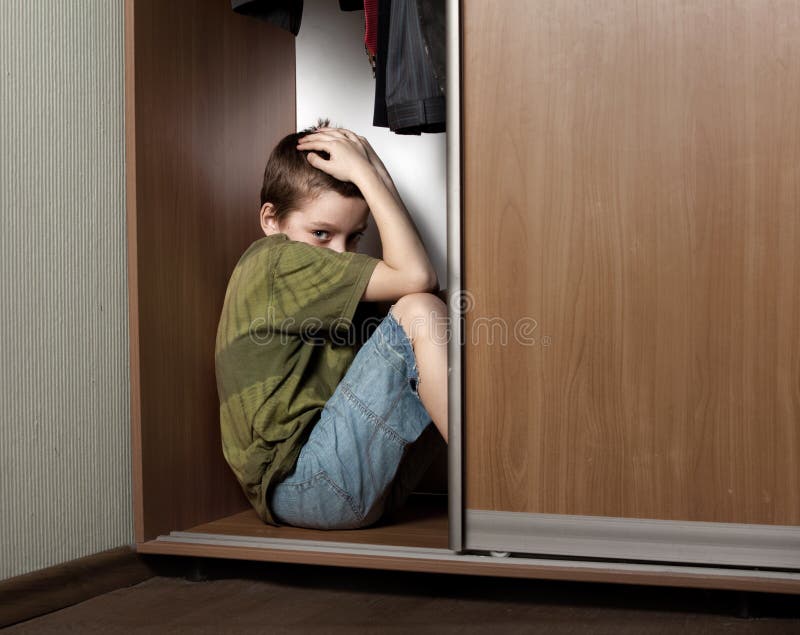 SAD hemligt nederlag för pojke arkivbild SAD hemligt nederlag för pojke arkivbild