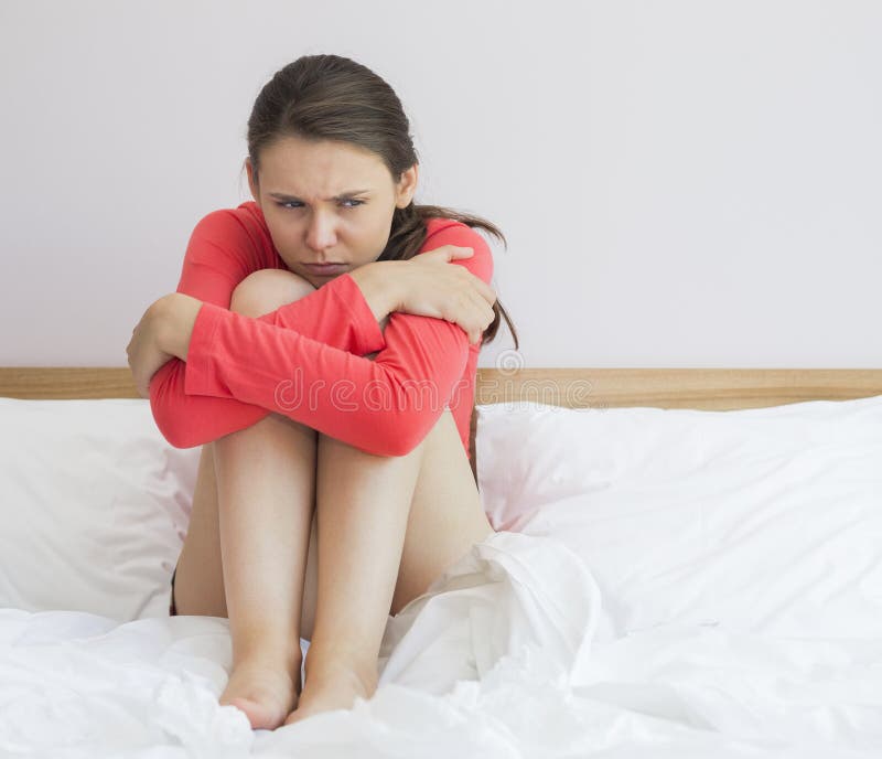 Hugging Knees Reference - Hugging Knees To Chest | Carisca Wallpaper