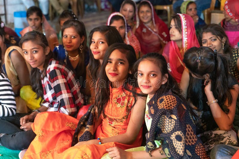 Sadri/india-12 07 2019: Ludzie na tradycyjnego rajasthani ślubnej ceremonii zdjęcia royalty free Sadri/india-12 07 2019: Ludzie na tradycyjnego rajasthani ślubnej ceremonii zdjęcia royalty free
