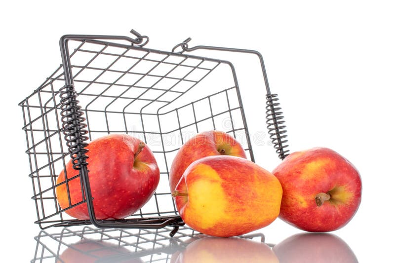 Saftige, süße Äpfel, makro isoliert auf weißem Hintergrund oben oder schwarz Hintergrund. stockbild