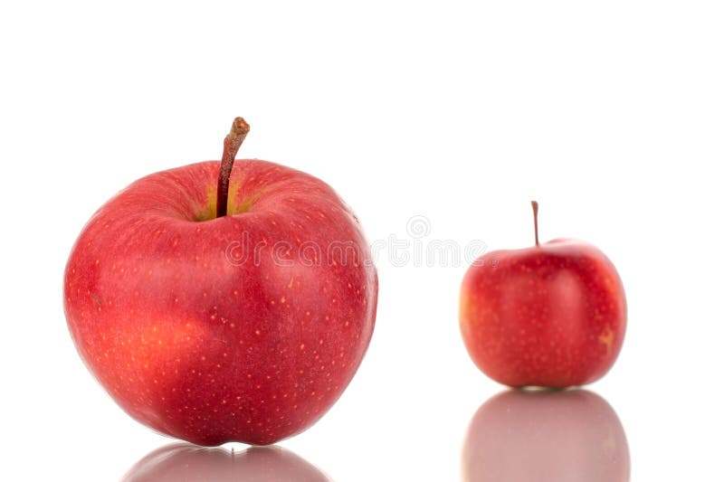 Saftige, süße Äpfel, makro isoliert auf weißem Hintergrund oben oder schwarz Hintergrund. stockbild