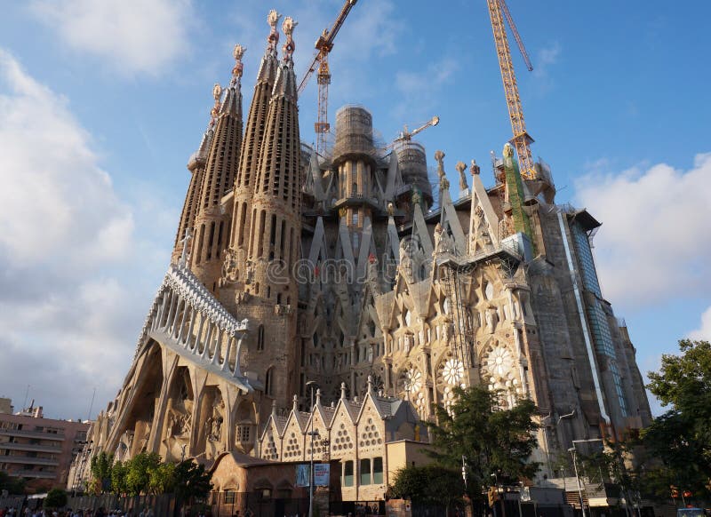 Sagrada Familia Church at Sunset Editorial Stock Photo - Image of ...