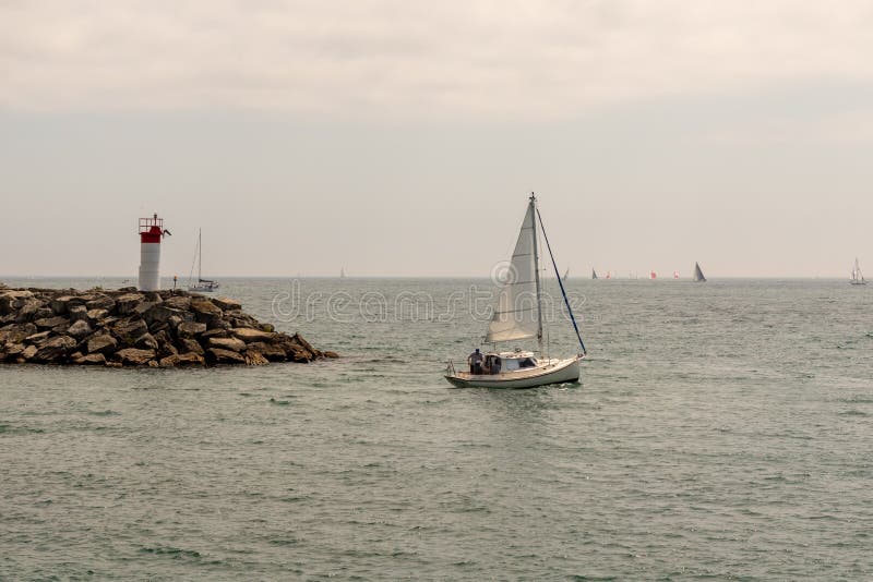 sailboat cruising lake ontario