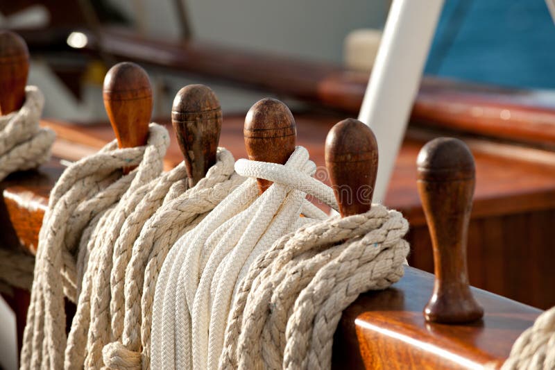 Sailing rope on belaying pins