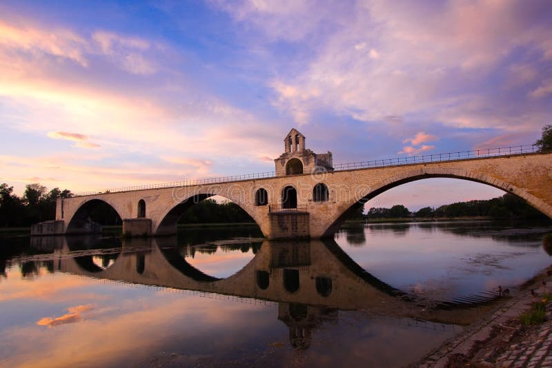 Saint-Benezet da ponte, Avignon, França fotografia de stock Saint-Benezet da ponte, Avignon, França fotografia de stock