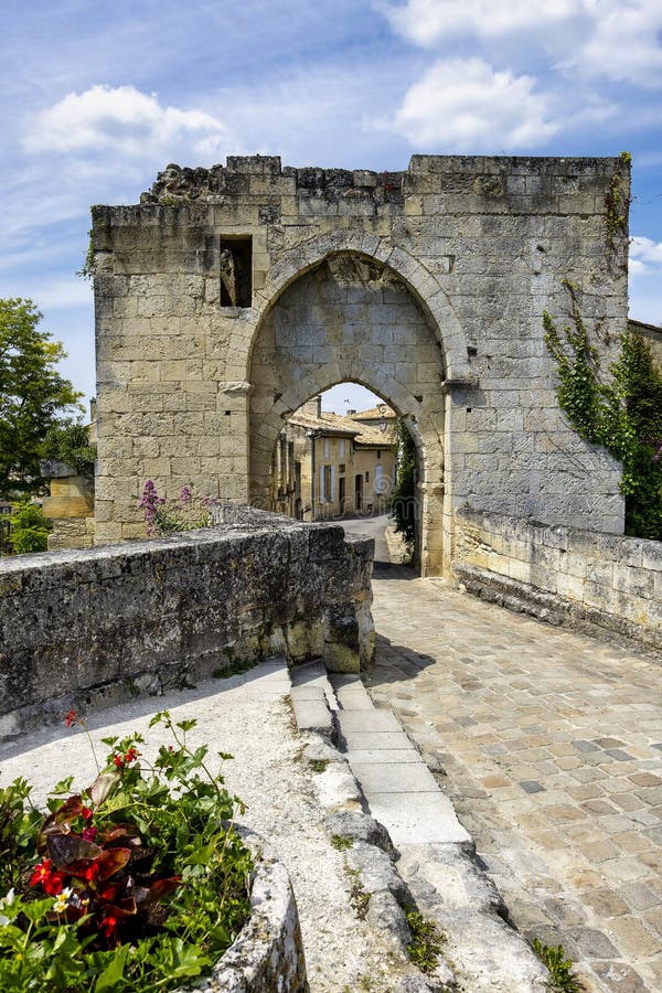 Saint Emilion - Ruins of Brunet Gate - France