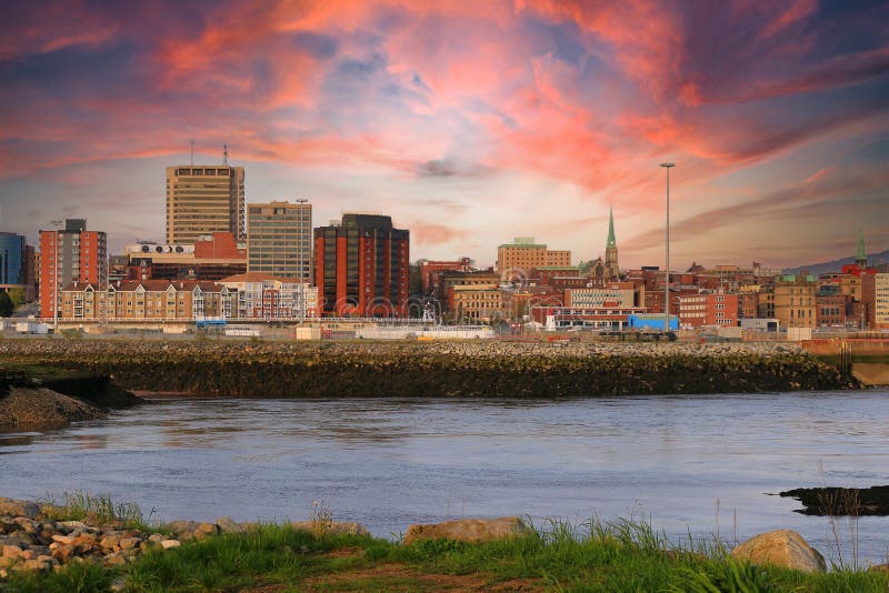 Saint john nowa brunswick canada z pięknym kolorowym zachodem słońca zdjęcie stock