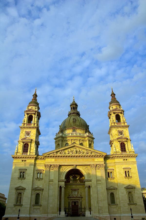 Saint Stephens Basilica in budapest 2