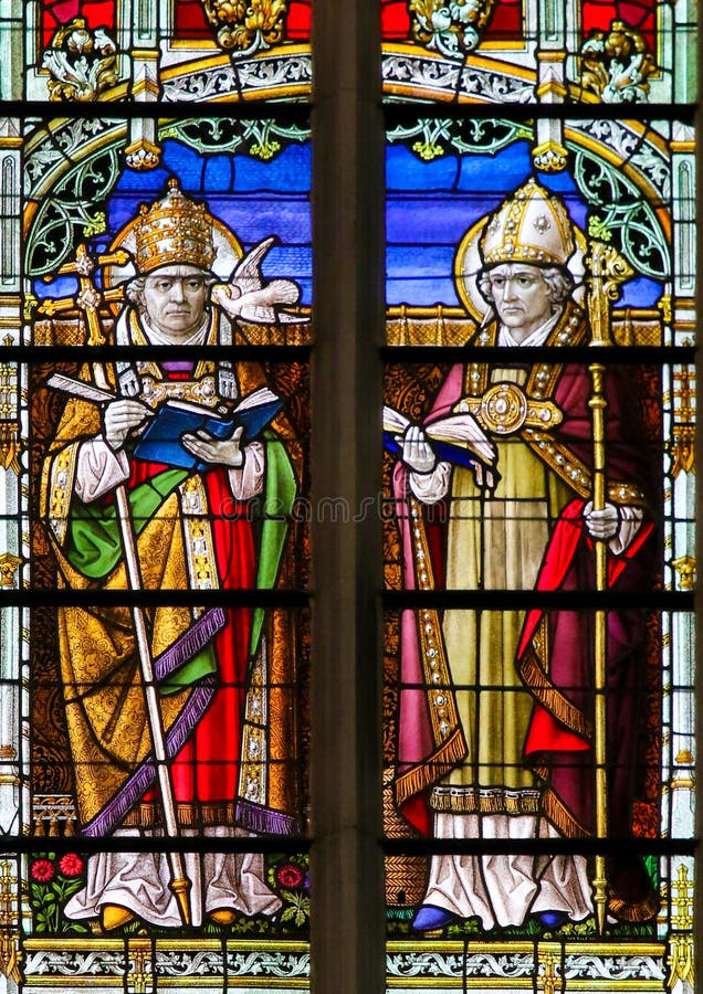 Saints Gregory et Ambrose - verre souillé photos libres de droits Saints Gregory et Ambrose - verre souillé photos libres de droits