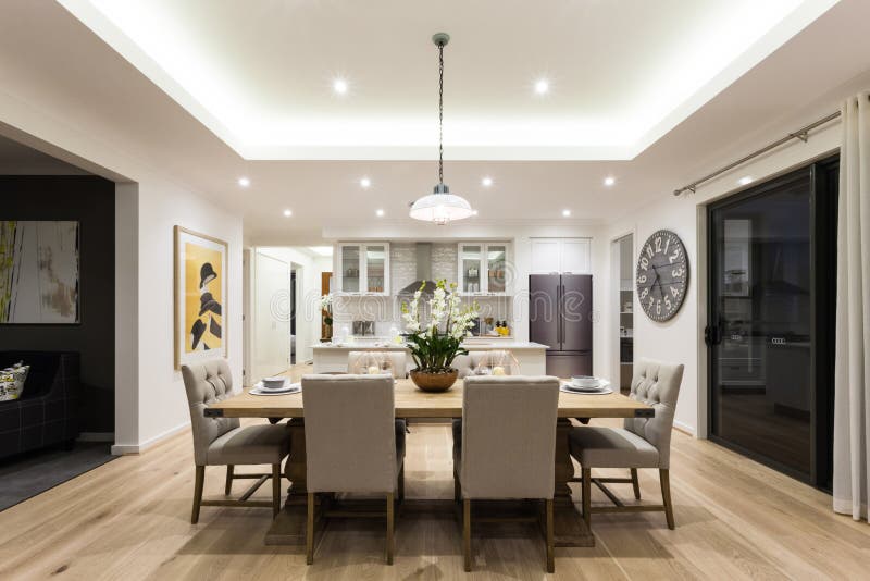 Foto Stock e immagini a tema Sala Da Pranzo Moderna ...
