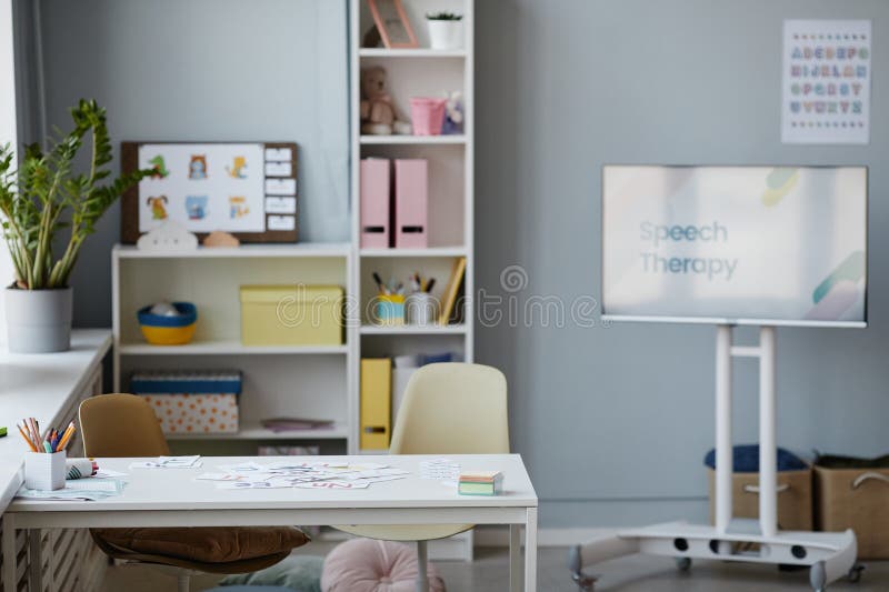 Sala De Aula De Inglês Na Escola Foto de Stock - Imagem de mesa