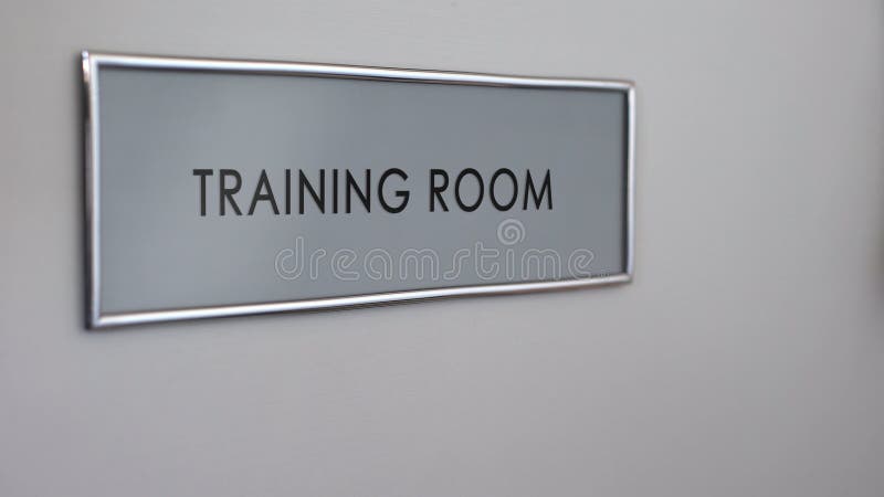 Sala de formare, în mână, la închiderea seminarului de conferință de afaceri stock video