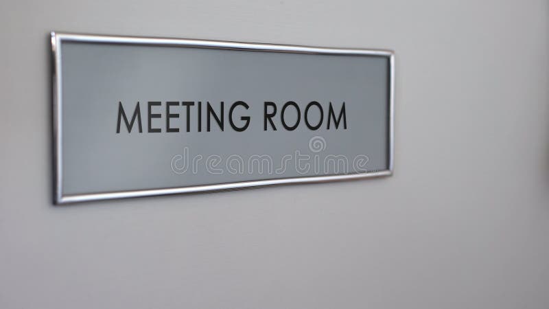 Sala de întâlnire la închiderea discuției privind proiectul conferinței de afaceri stock video footage