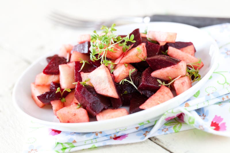 Salad with beetroot and apple