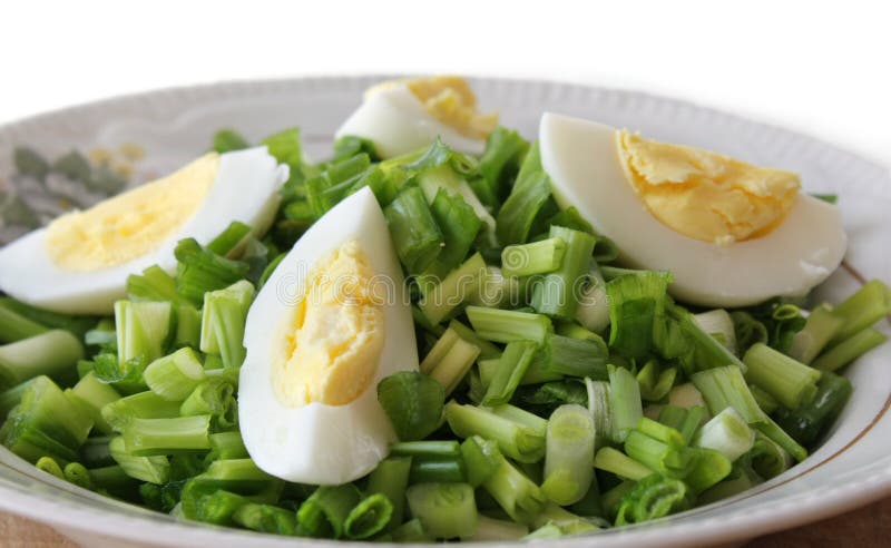 Salad with green onion and egg