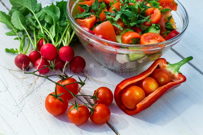 Salad made â€‹â€‹with fresh vegetables