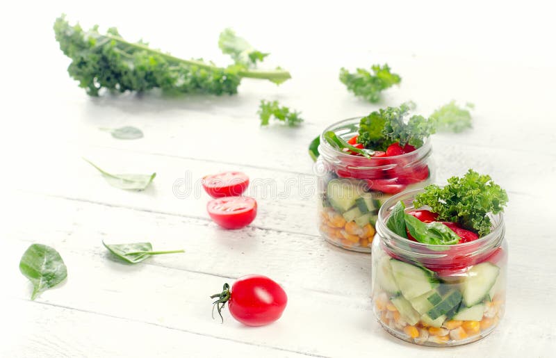 Salada saudável dos vegetais fotografia de stock royalty free Salada saudável dos vegetais fotografia de stock royalty free