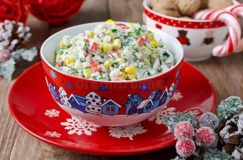 Salade de bâtonnets de crabe photographie stock libre de droits