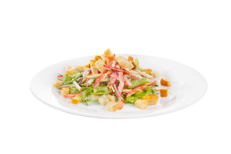 Salade de César avec le poulet sur le blanc de plat d'isolement photo libre de droits Salade de César avec le poulet sur le blanc de plat d'isolement photo libre de droits