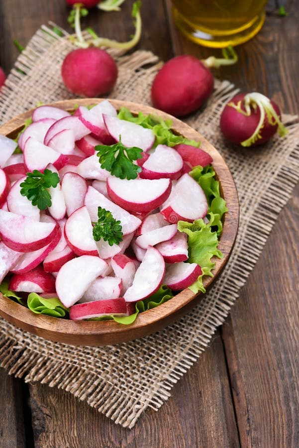 Salade de radis photographie stock libre de droits