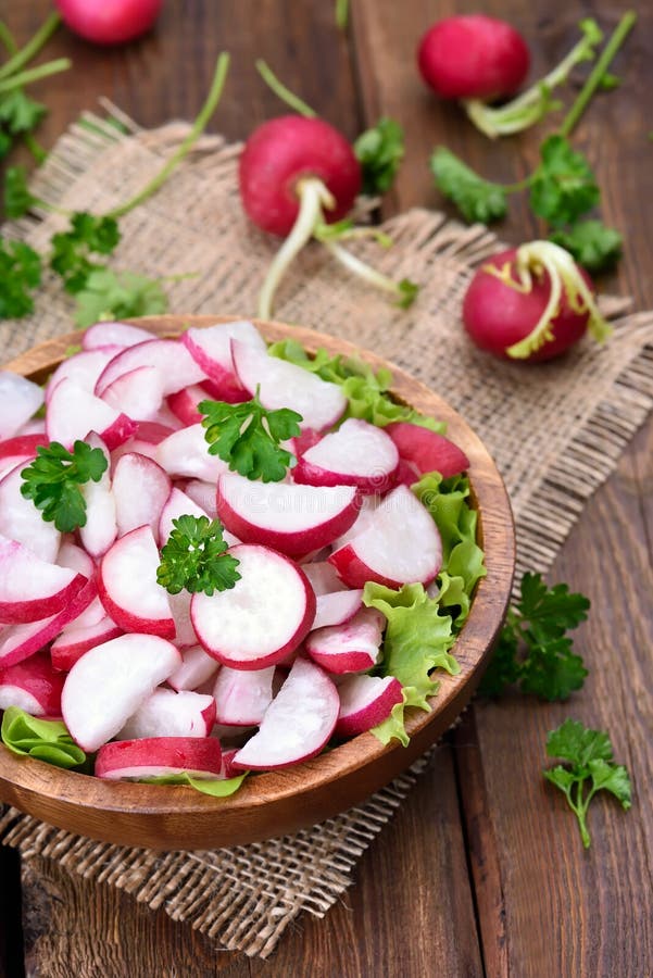 Salade de radis de légume frais photo stock