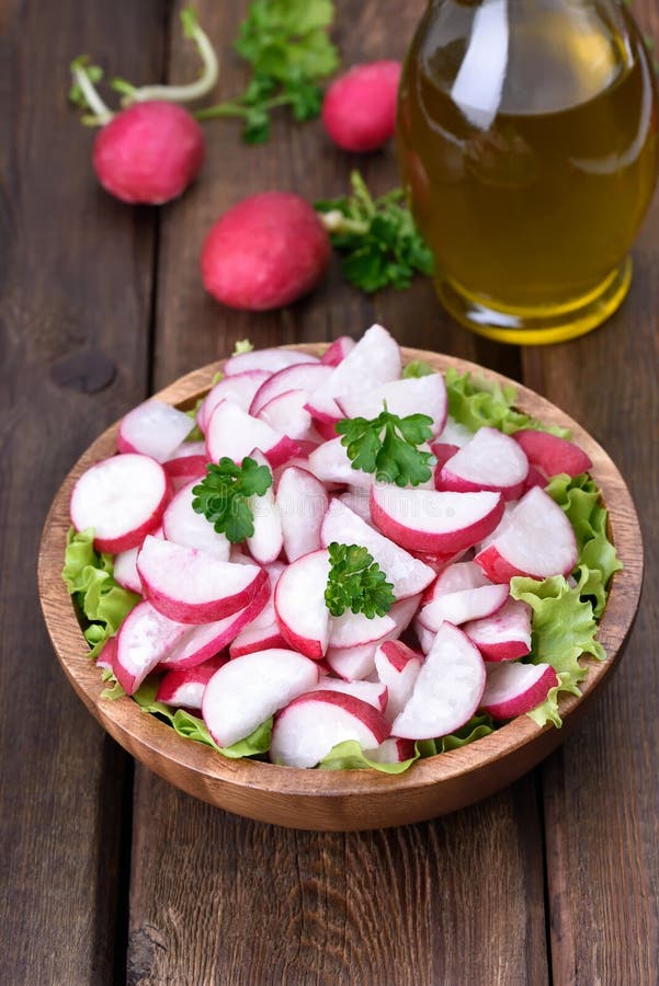 Salade végétarienne de radis photo stock