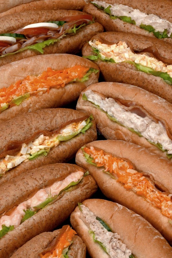 Saladesandwiches royalty-vrije stock afbeeldingen Saladesandwiches royalty-vrije stock afbeeldingen