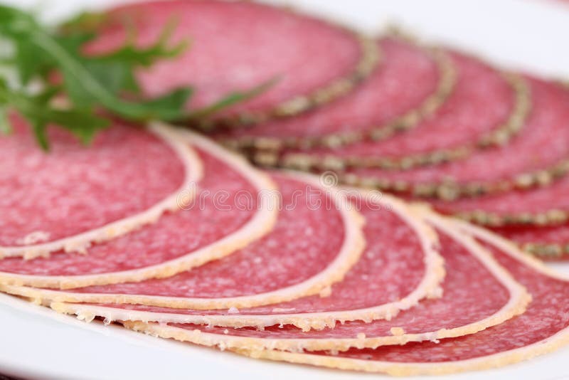 Salami Met Parmezaanse Kaas En Peperkorst Stock Foto Image of vlees