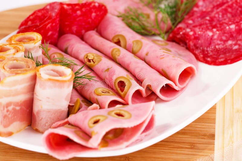 Salami y mortadela imagen de archivo. Imagen de fondo 35082001