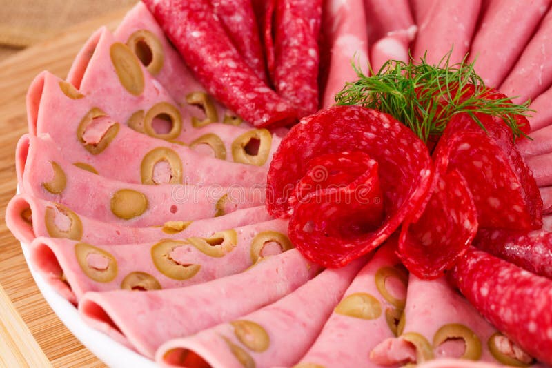 Salami, mortadela y tocino foto de archivo. Imagen de aislante 35063044