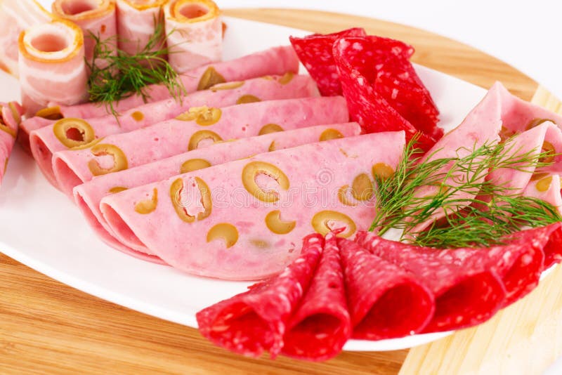 Salami y mortadela imagen de archivo. Imagen de fondo 35082001