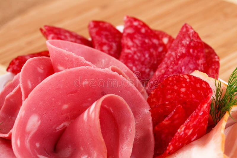 Salami, mortadela y tocino foto de archivo. Imagen de cena 35261918