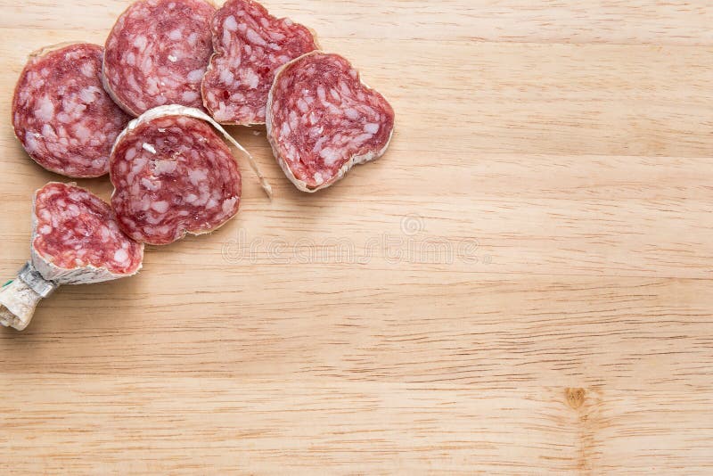 Salami Plasterka Jedzenia Tło Obraz Stock Obraz złożonej z kuchnia, składnik 28247285