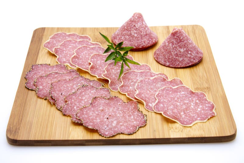 Salami różni rodzaje obraz stock. Obraz złożonej z plasterek 25092075