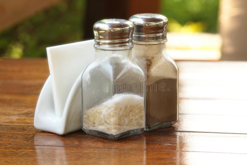 Sale e pepe fotografia stock. Immagine di alimento, apparecchiatura