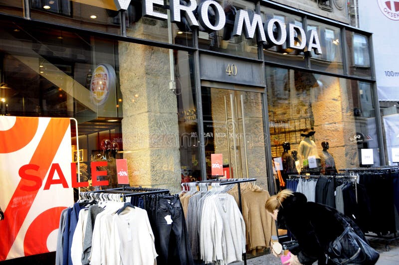 procent skyld depositum Vero Moda Photos - Free & Royalty-Free Stock Photos from Dreamstime