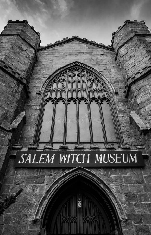Salem Witch Museum ingång som ses i Salem, MOR, USA royaltyfria foton Salem Witch Museum ingång som ses i Salem, MOR, USA royaltyfria foton