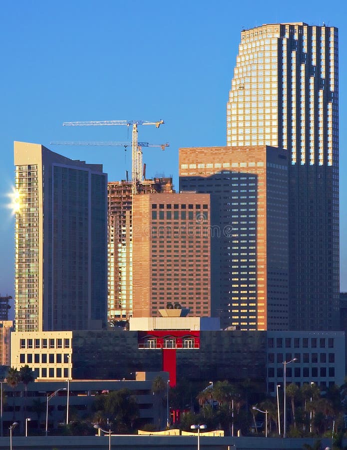 Salida Del Sol Del Horizonte De Miami Imagen de archivo - Imagen de
