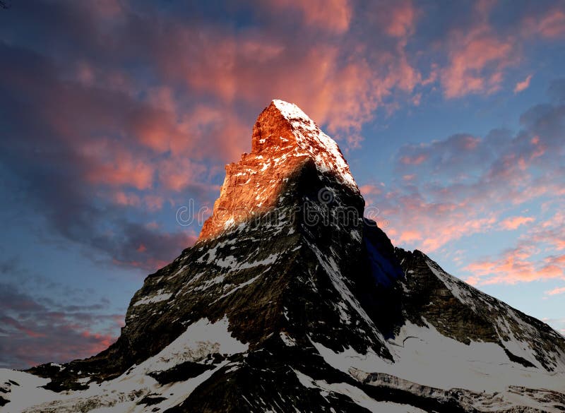 Salida del sol en el Matterhorn