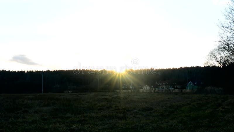 Salida del sol en el pueblo