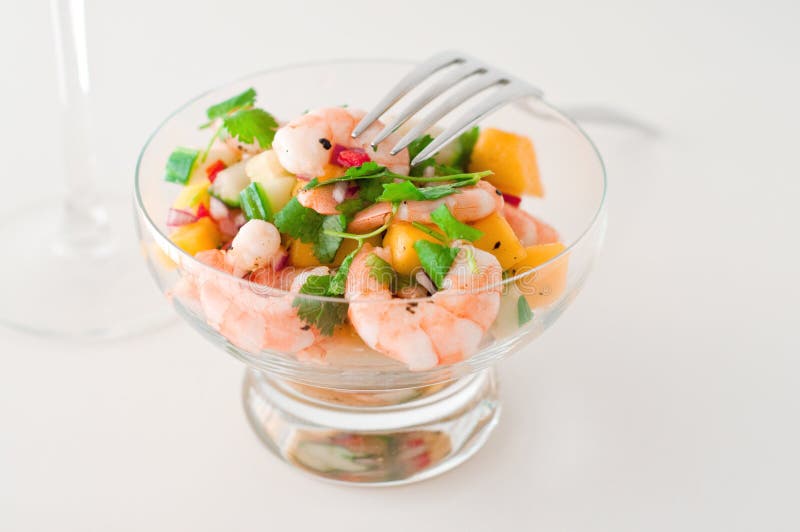 sallad för gurkamangoräka royaltyfri foto sallad för gurkamangoräka royaltyfri foto