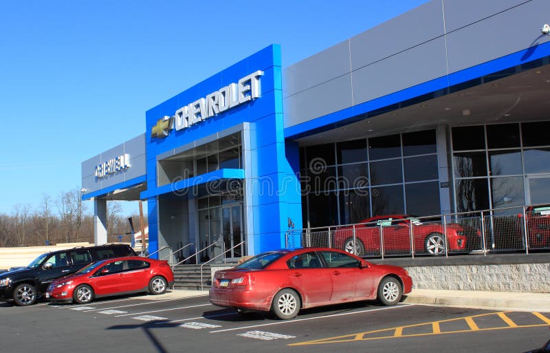 Salle D'exposition De Concessionnaire Automobile Photo stock éditorial