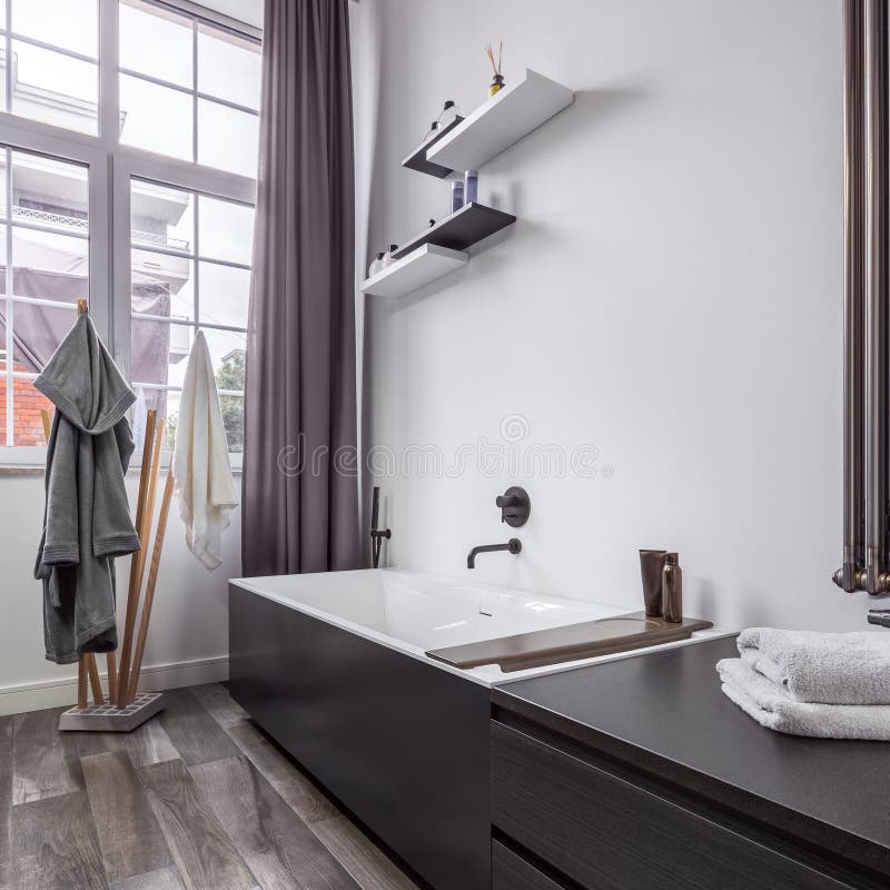 Salle de bains dans le style industriel photo stock Salle de bains dans le style industriel photo stock