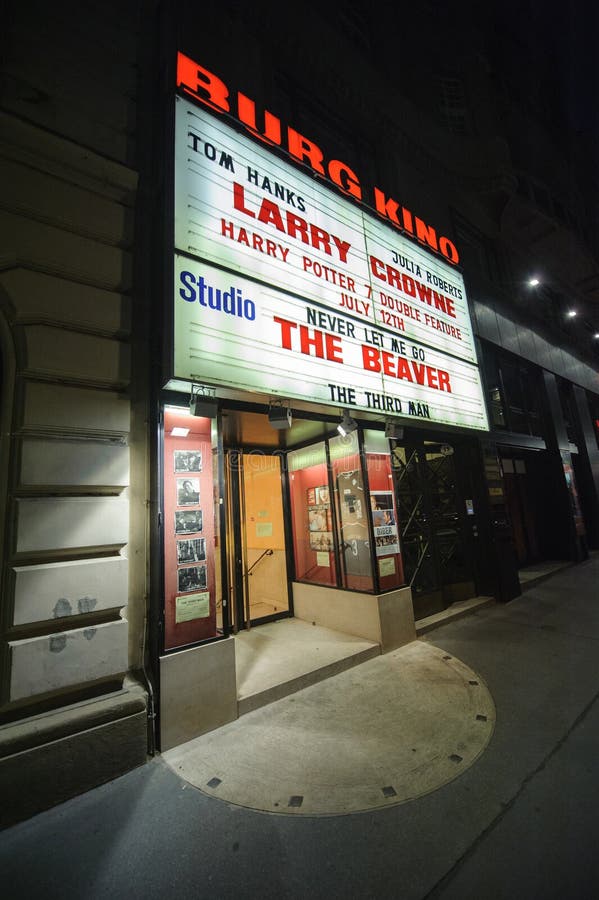 Salle de cinéma célèbre de Kino de Burg au centre de Vienne, Autriche images libres de droits Salle de cinéma célèbre de Kino de Burg au centre de Vienne, Autriche images libres de droits