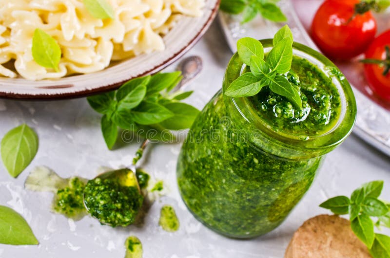 Salsa italiana tradicional foto de archivo. Imagen de italia 76286572