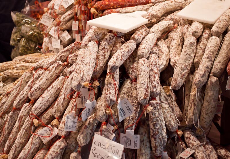 Salsiccia del cinghiale fatta in Italia immagini stock libere da diritti Salsiccia del cinghiale fatta in Italia immagini stock libere da diritti