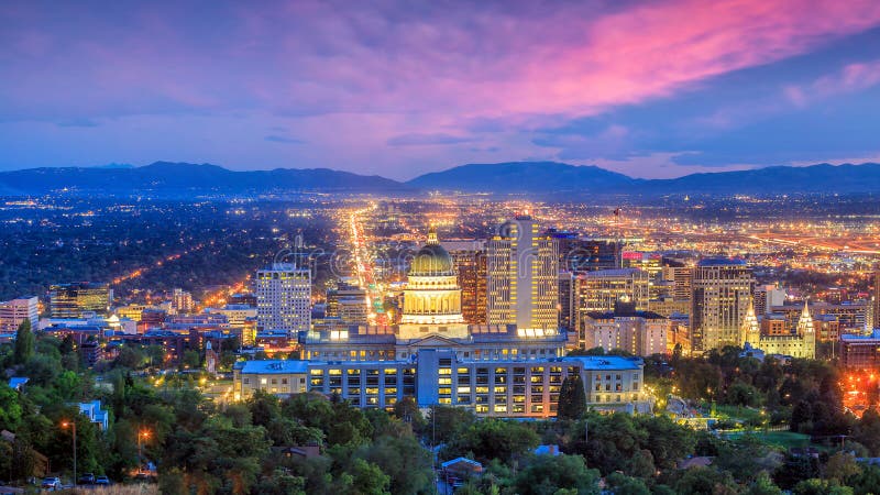 Salt Lake City linia horyzontu Utah przy nocą