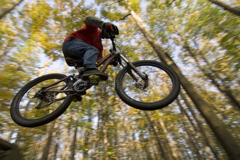 Mtb Dirt Jump imagem de stock royalty free