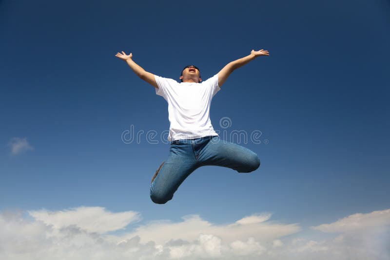Salto feliz do homem imagens de stock royalty free Salto feliz do homem imagens de stock royalty free