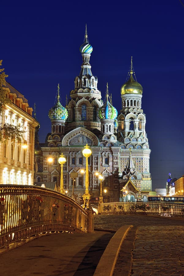 Salvador de la iglesia en sangre en St Petersburg, Rusia Opinión de la noche fotos de archivo libres de regalías Salvador de la iglesia en sangre en St Petersburg, Rusia Opinión de la noche fotos de archivo libres de regalías